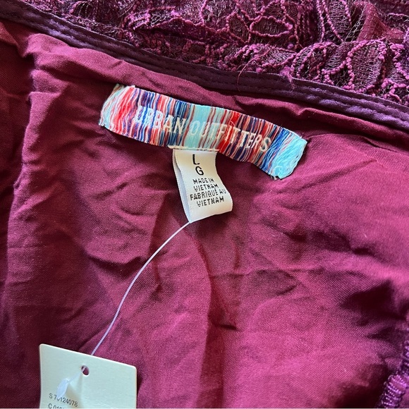 Urban Outfitters UO Real Love Lace Dress with Slit Plum Burgundy-NWT-Size Large - Picture 11 of 12